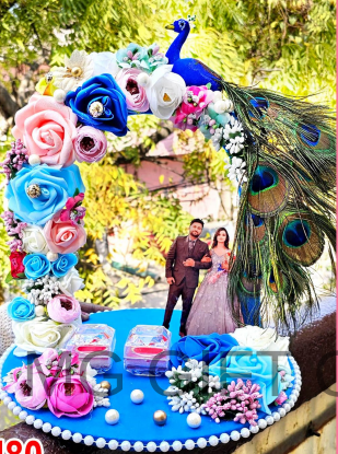 Luxury Red Rose Ring Display with Golden Accent