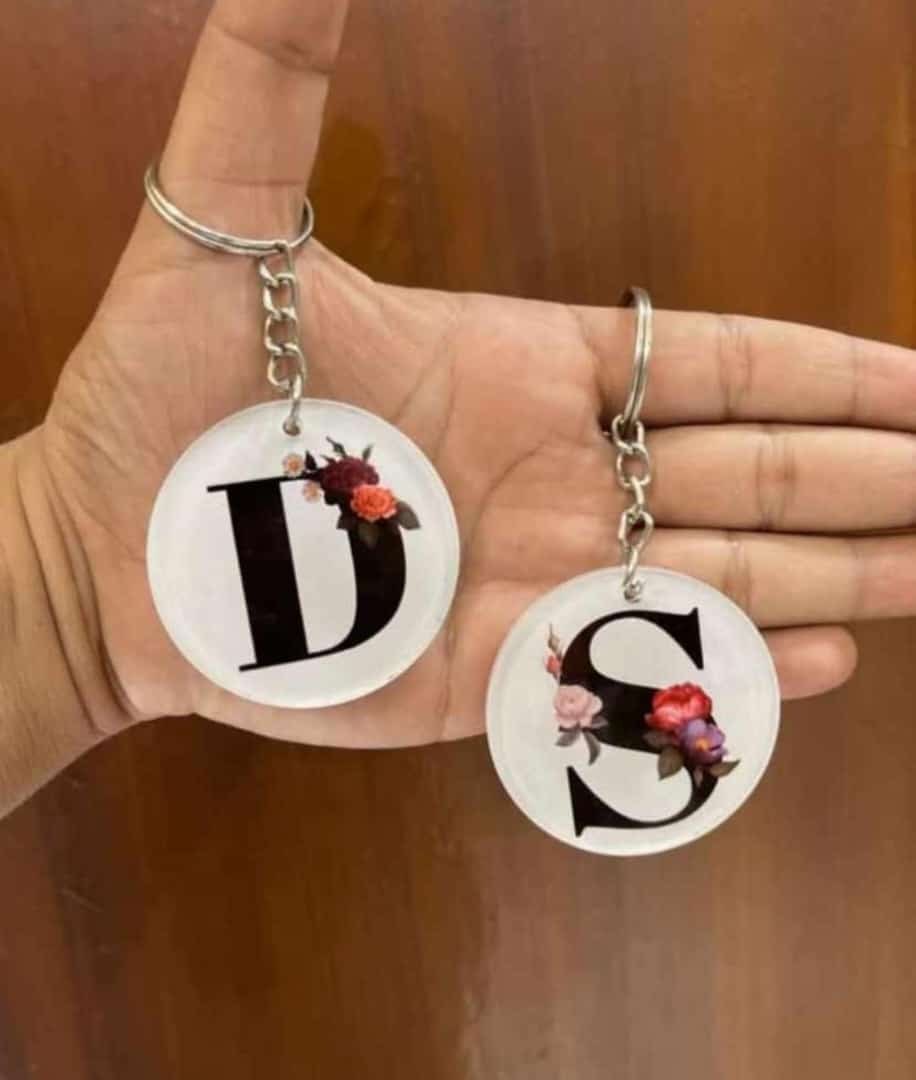 White And Black Sublimation Acrylic Custom Keychain, Size: 1.5x2 Inch